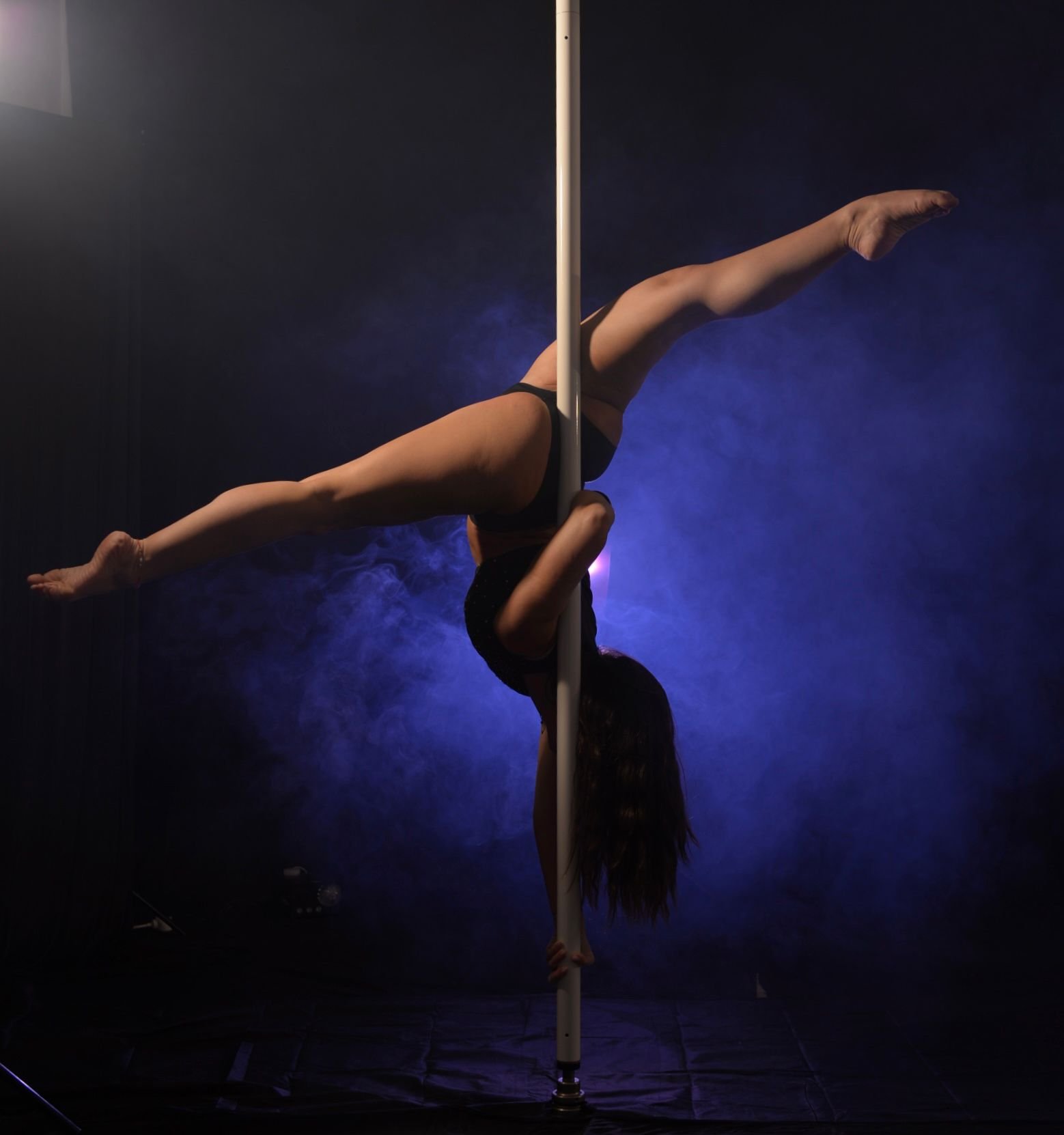 Pole dance